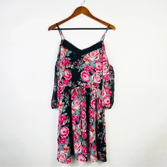 Charlotte Russe Floral Print Cold Shoulder Dress‎ Size Medium - Picture 1 of 7